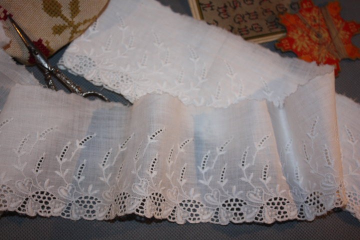Dentelle ancienne broderie Anglaise 